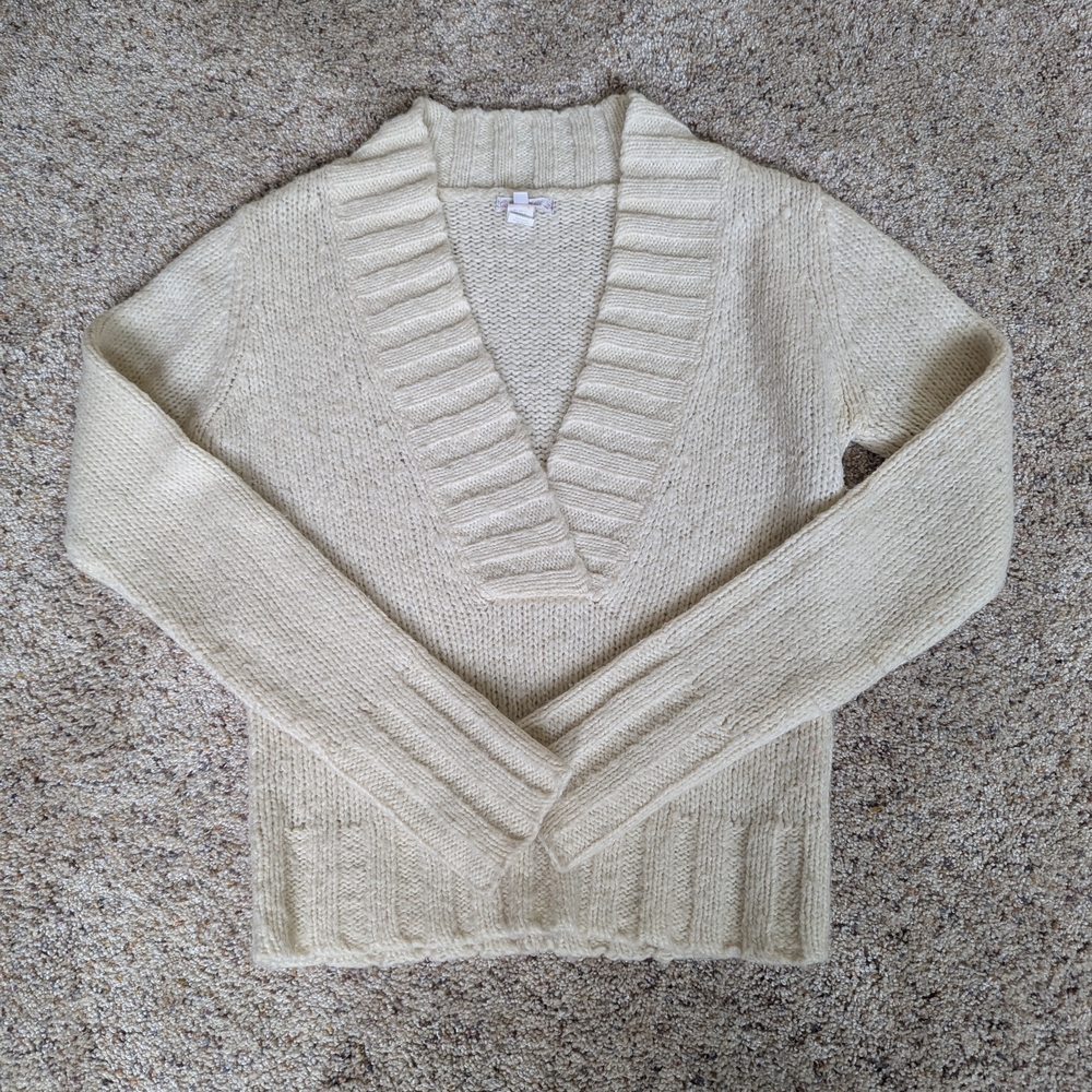 Lux Cream V-Neck Sweater with Ribbed Detailing